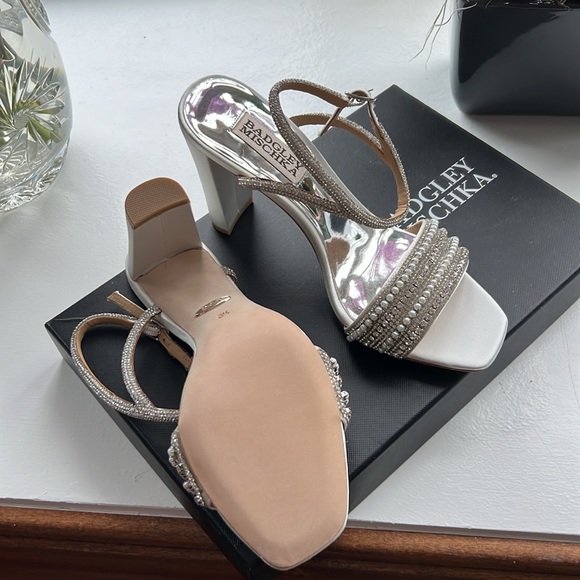 Badgley Mischka Kari Block Heel - Picture 12 of 16